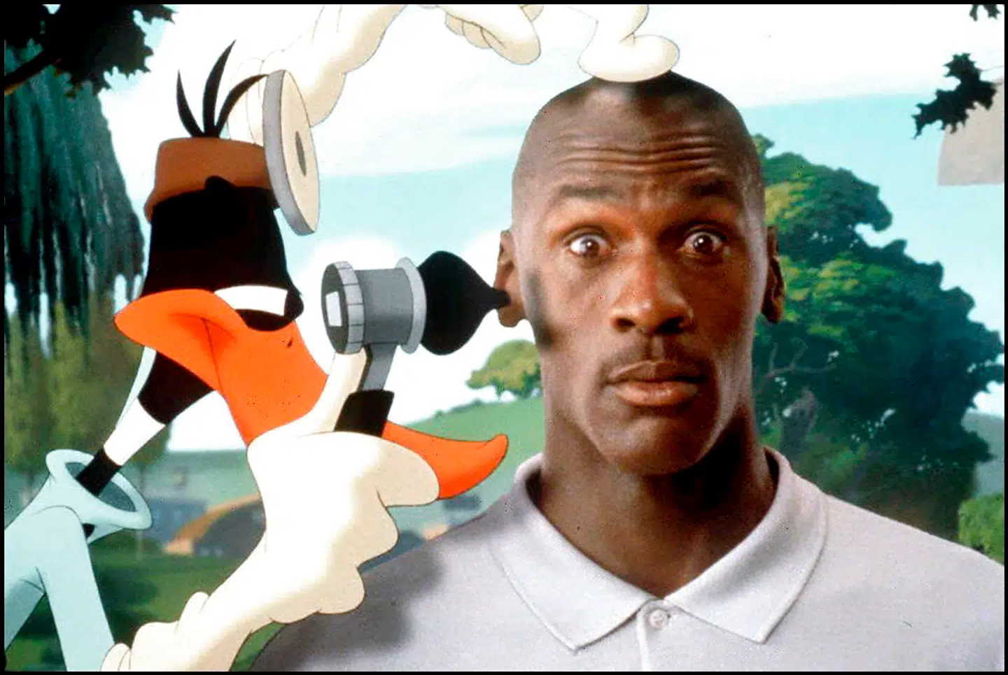 Michael Jordan med Daffy And i 1996-filmen 'Space Jam'.