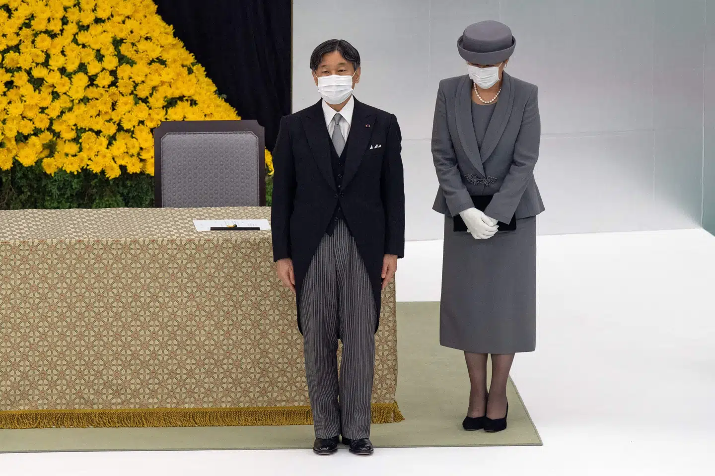 Kejser Naruhito deltog lørdag ved en ceremoni for Japans kapitulation under Anden Verdenskrig. Carl Court/Ritzau Scanpix