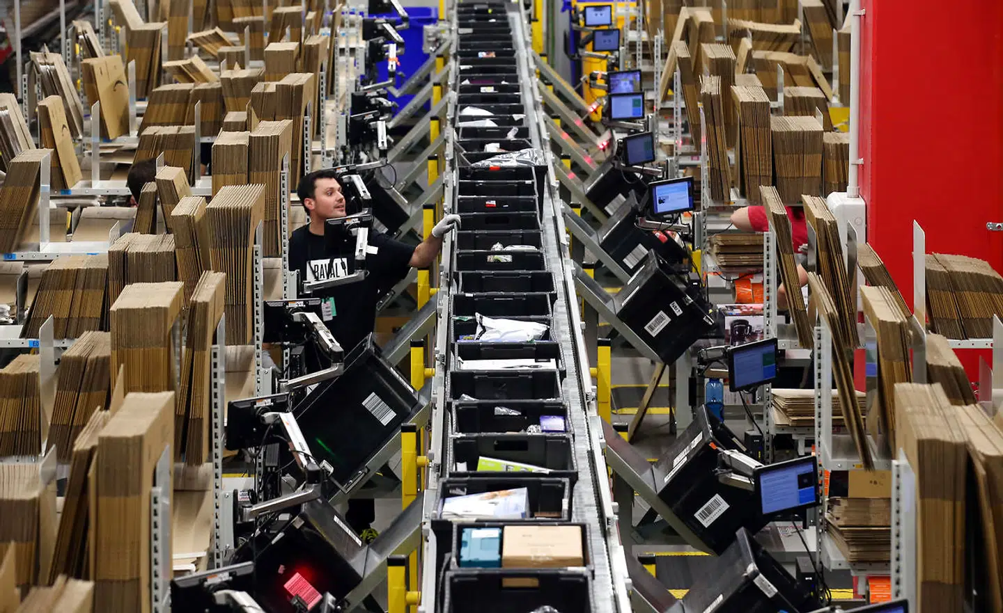 Amazons distributionscenter - her i nærheden af Barcelona.