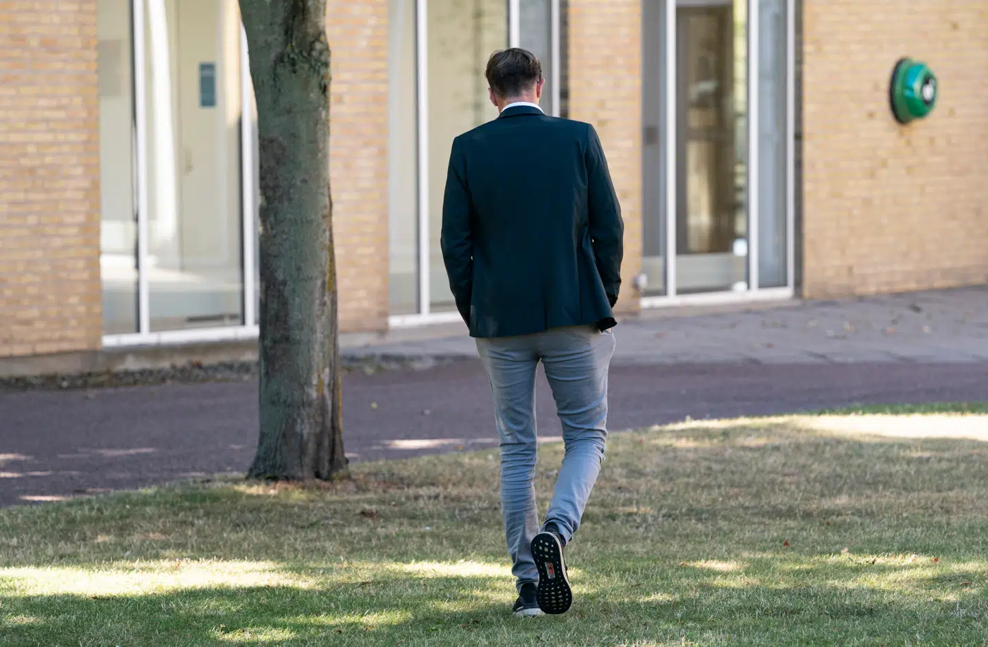 Alex Vanopslagh forlader Liberal Alliances pressemøde