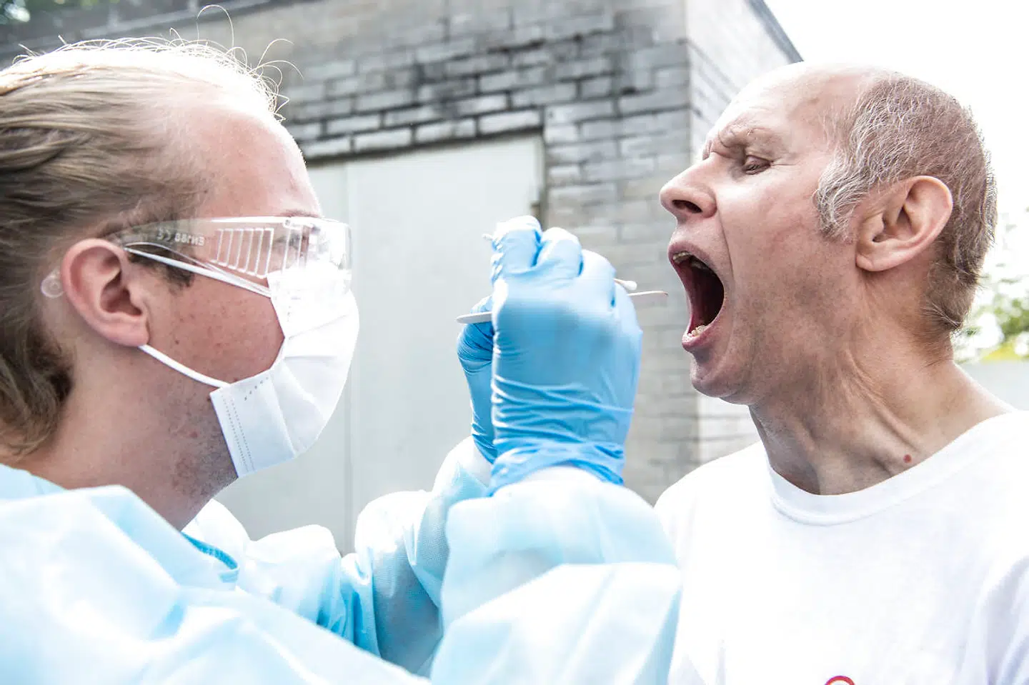 Aarhus har indkaldt assistance fra hele regionen for at imødegå det store behov for coronatest, der lige nu er i området efter et større lokalt udbrud. (Foto: Helle Arensbak/Ritzau Scanpix)