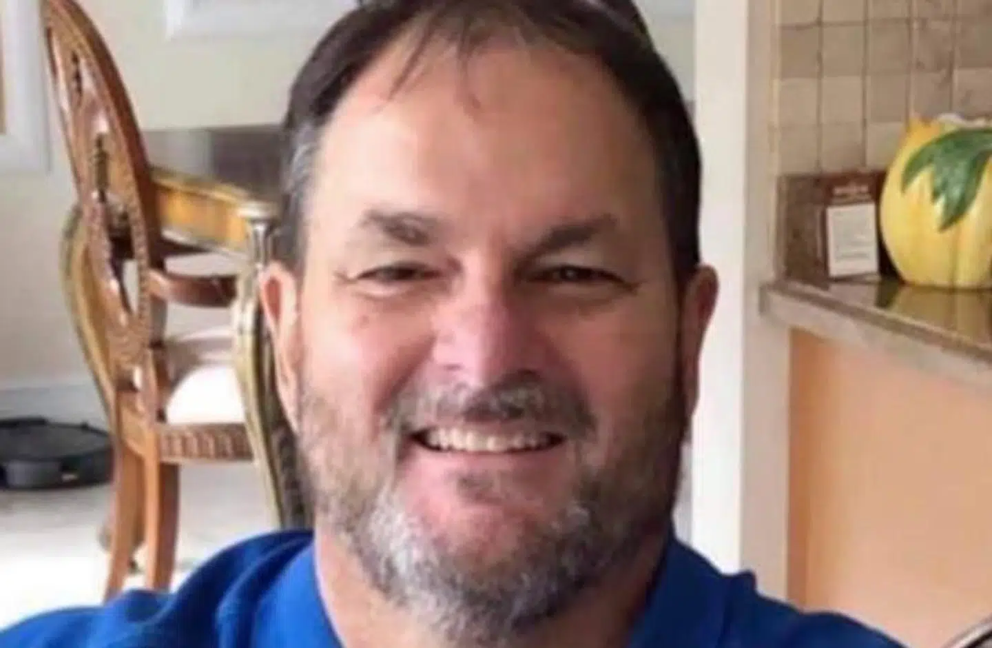 Carlos Francisco Vallejo døde af COVID-19.