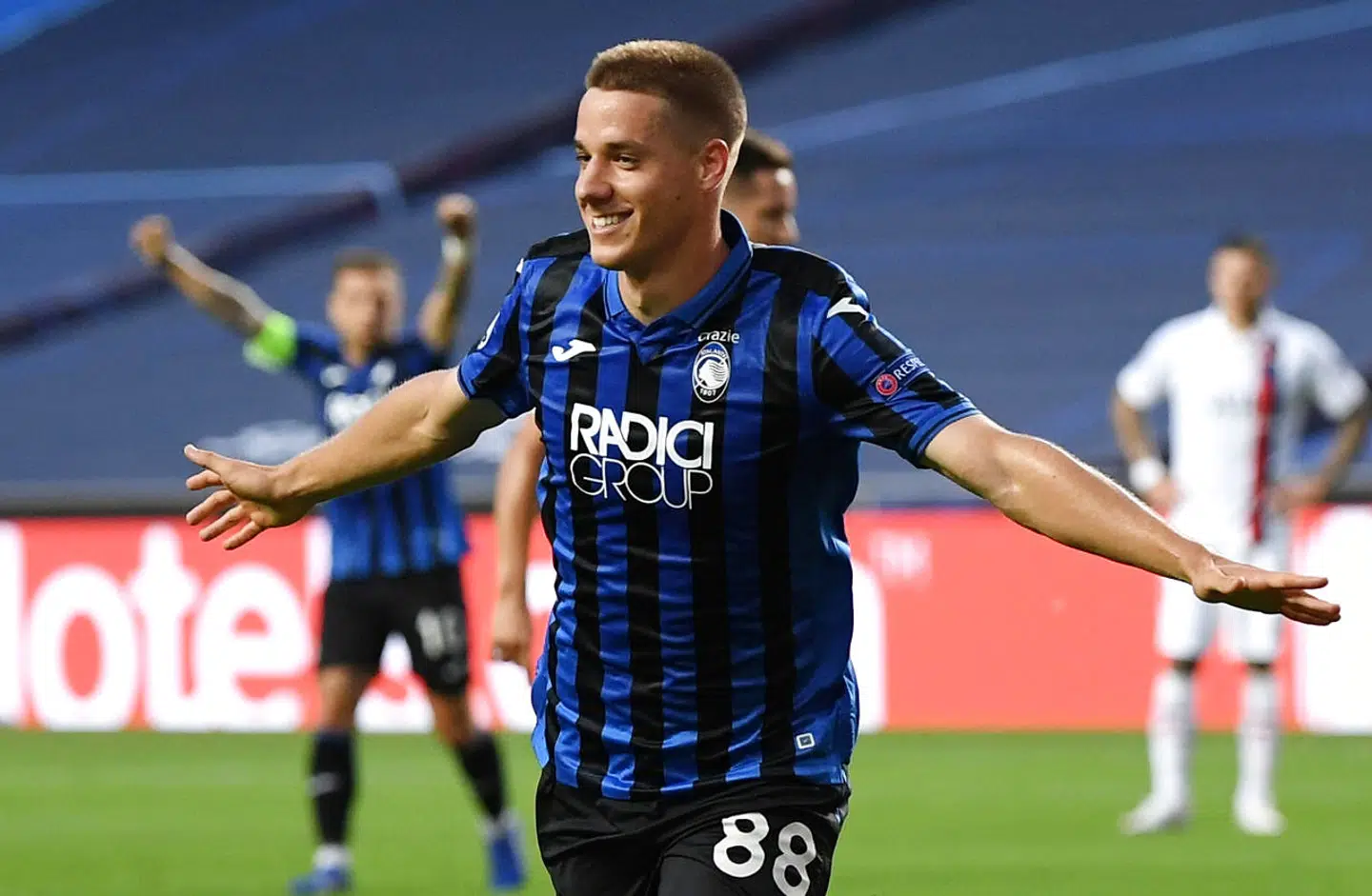 Soccer Football - Champions League - Quarter Final - Atalanta v Paris St Germain - Estadio da Luz, Lisbon, Portugal - August 12, 2020 Atalanta's Mario Pasalic celebrates scoring their first goal, as play resumes behind closed doors following the outbreak of the coronavirus disease (COVID-19) David Ramos/Pool via REUTERS