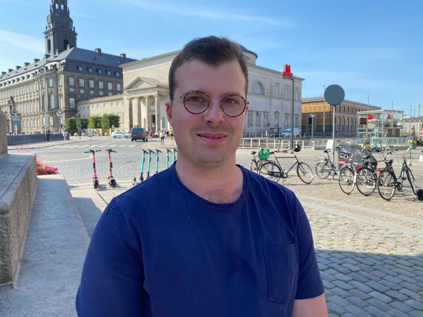 »Jeg kender mange på overførselsindkomst, der ikke har råd til at betale så høje priser for mundbind,« siger Daniel Noti.