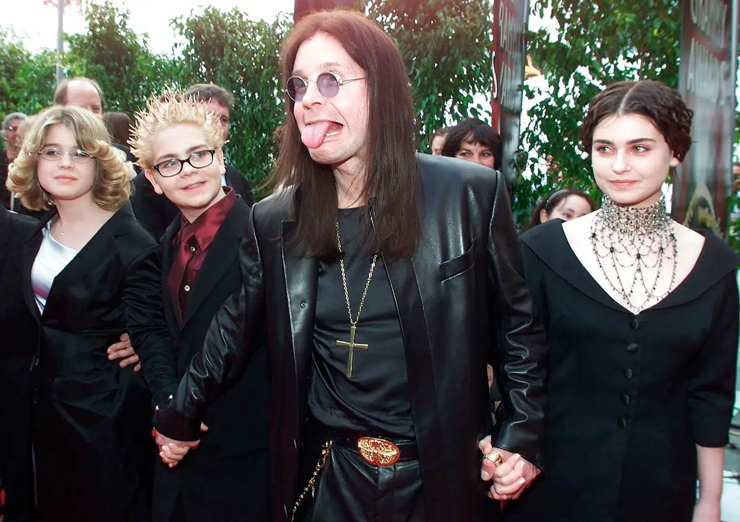 Ozzy Osbourne med sine tre børn, Kelly, Jack og Aimée, i 2000.