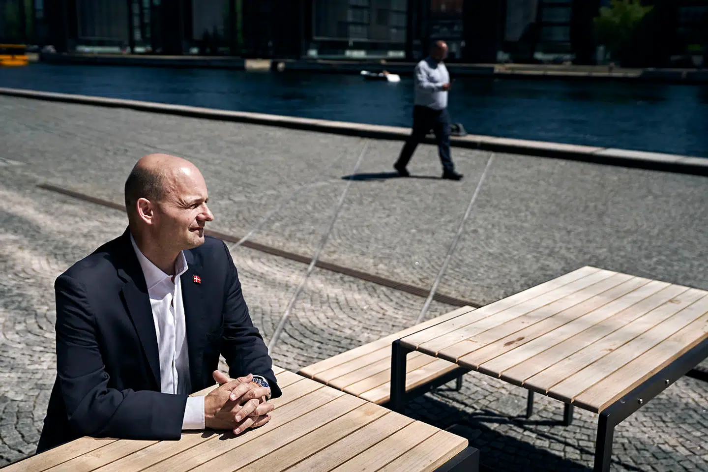 Formanden for Det Konservative Folkeparti, Søren Pape Poulsen, raser over, at de højest lønnede må betale topskat af deres udbetalte feriepenge.