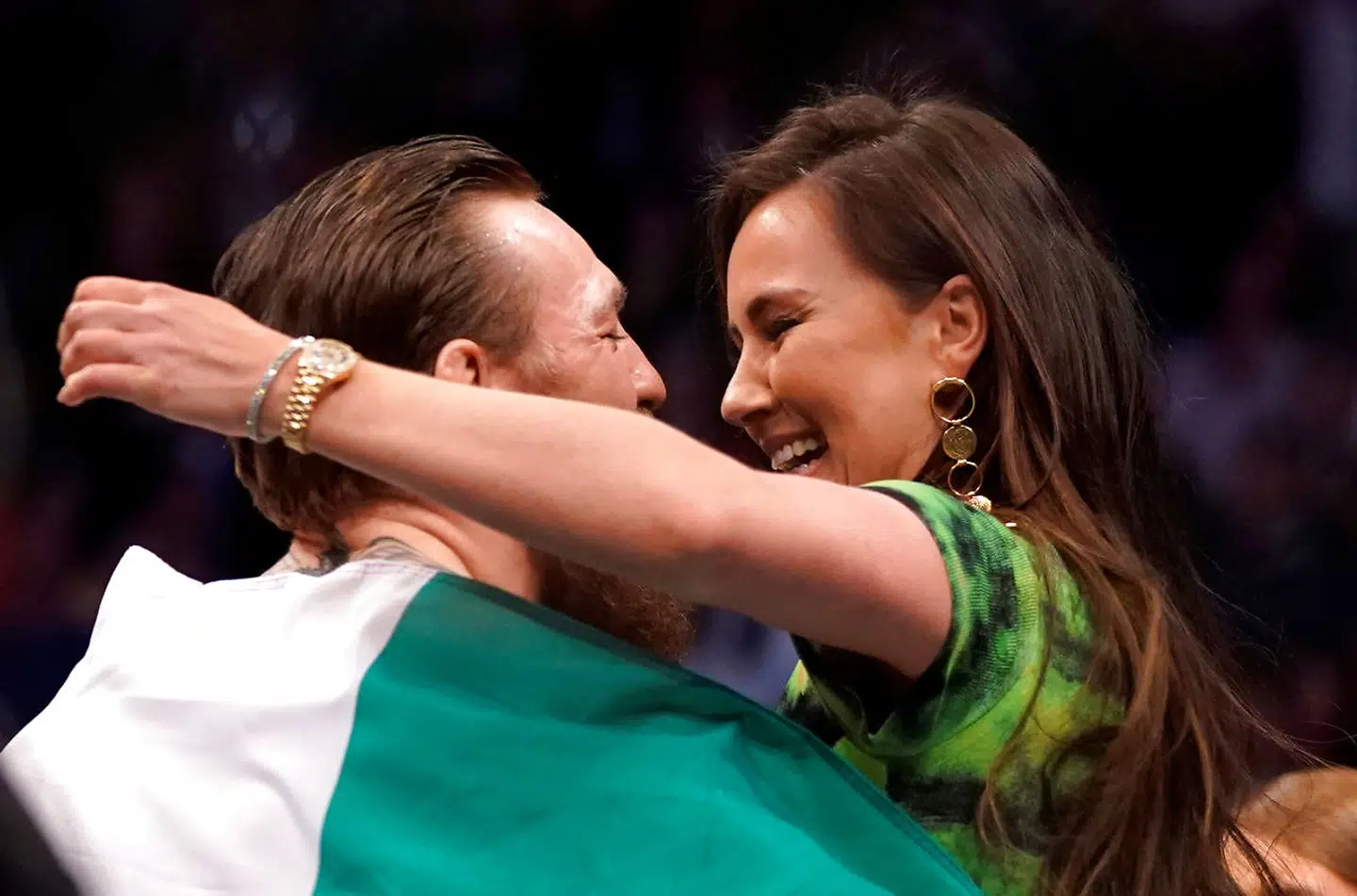 Conor McGregor ses her sammen med sin kommende hustru.