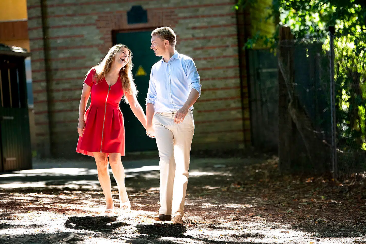 Morten Messerschmidt ringer til Dot Wessman for at høre, om det er i orden, han bliver ny næstformand for Dansk Folkeparti.