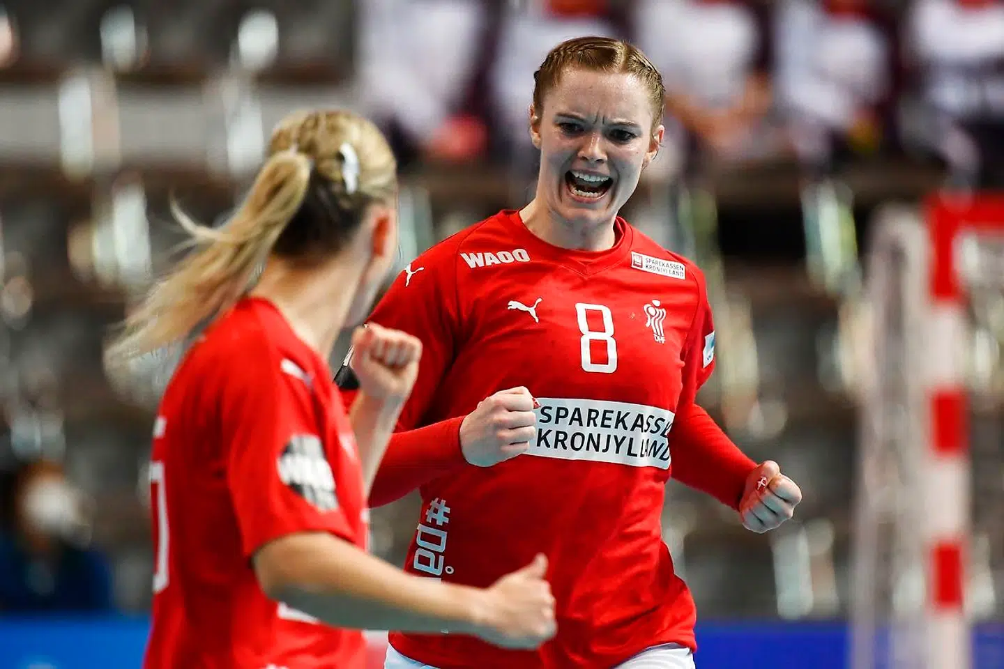 Der er endnu usikkert, om EHF vil give den garanti, som DHF har krævet for at afvikle EM på hjemmebane i december, hvor Anne Mette Hansen & co. skal på medaljejagt.