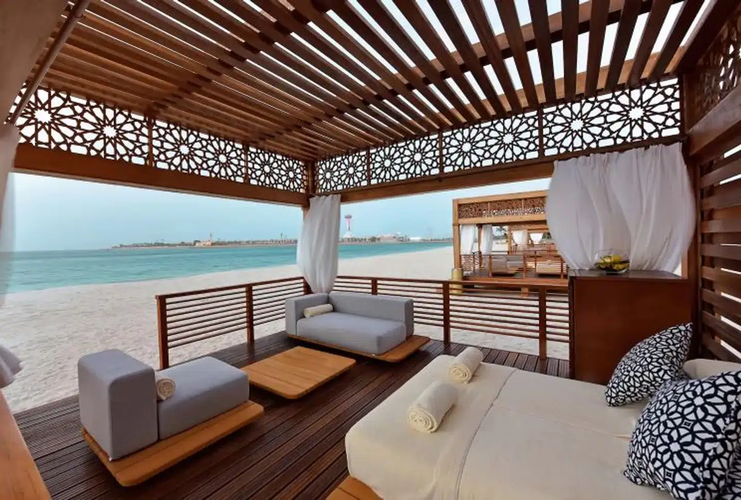 82-årige Juan Carlos kan nyde en formidabel udsigt på luksushotellet Emirates Palace Hotel (Foto: Emirates Palace Hotel)