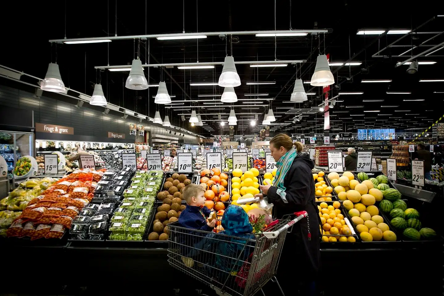 Supermarkederne har – trods risikoen for smitte – altid været åbne. Det vil også være tilfældet, selv om smitten stiger.