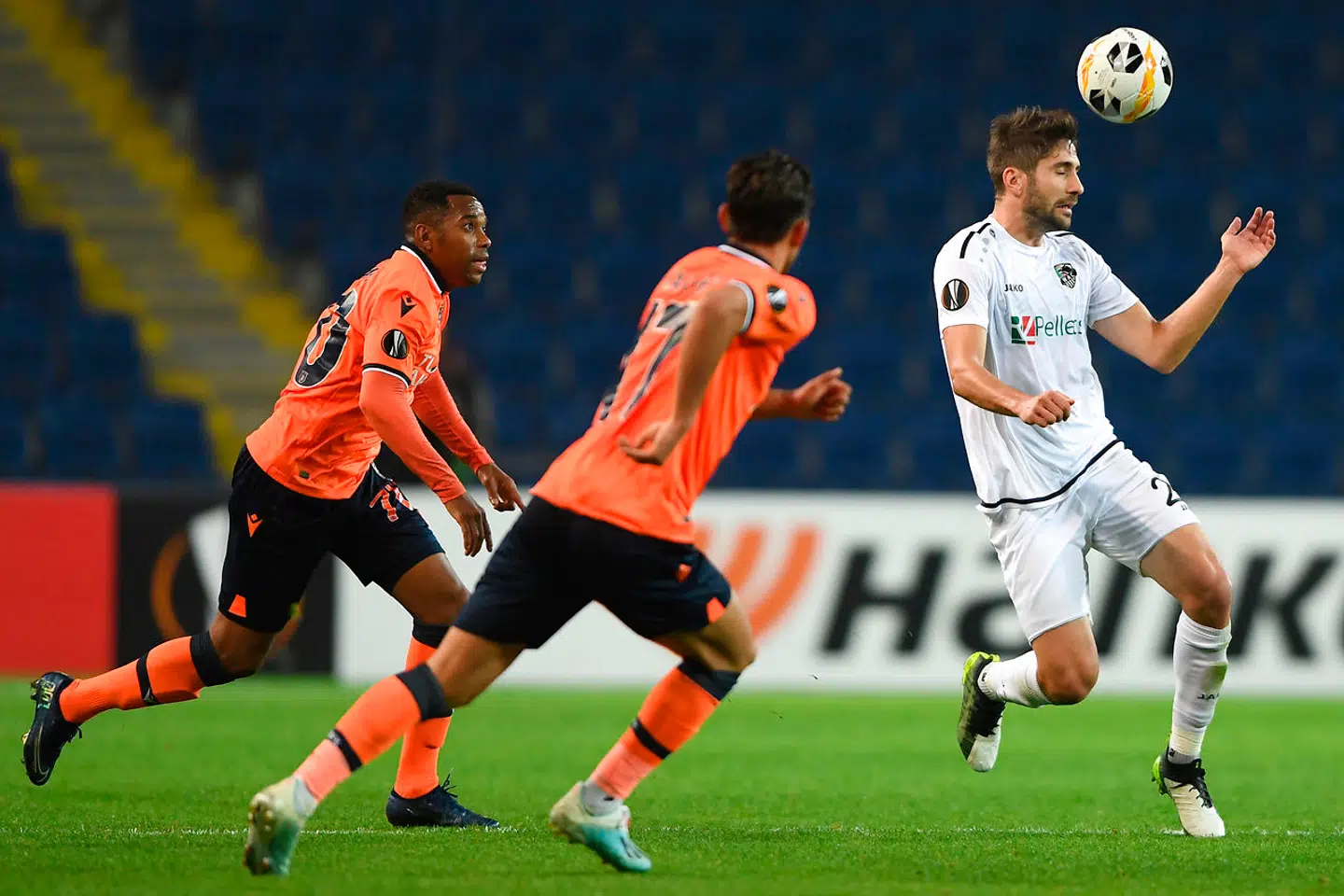 Robinho (tv) har et imponerende cv, men har ikke været fast starter for Basaksehir i denne sæson.