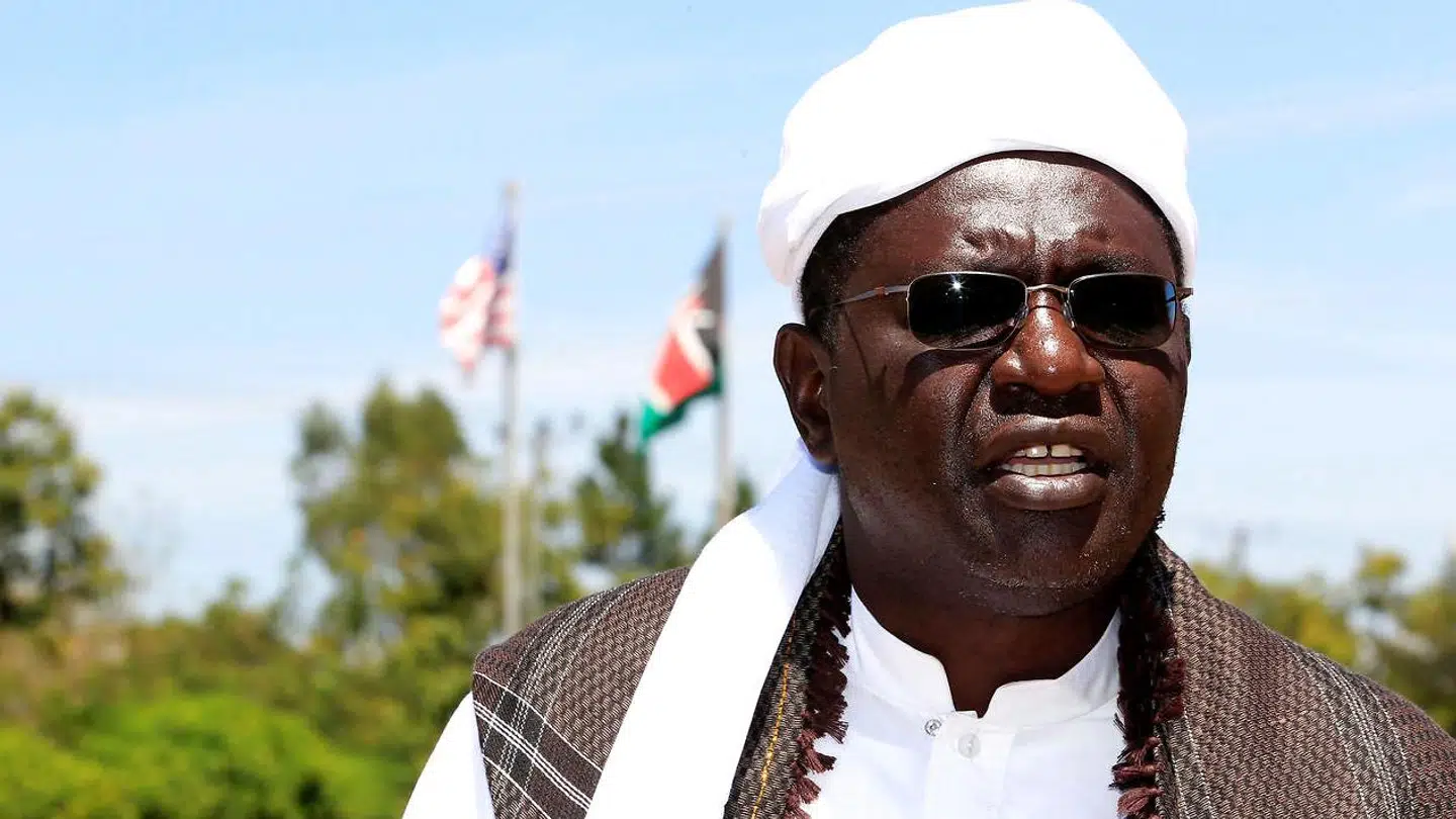 Det er ikke mangende rosende ord, Malik Obama har at sige om sin halvbror.