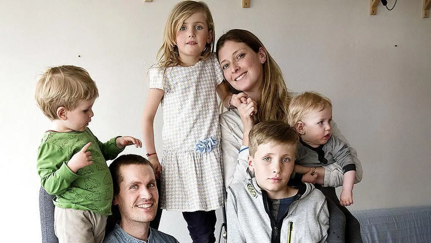 Lasse fik i 2015 diagnosen ALS. Her er han fotograferet sammen med sin familie i 2016, da B.T. besøgte ham og familien.