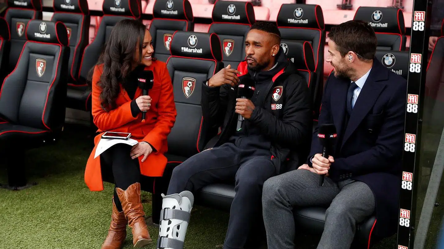 Alex Scott i aktion i sit tv-job.