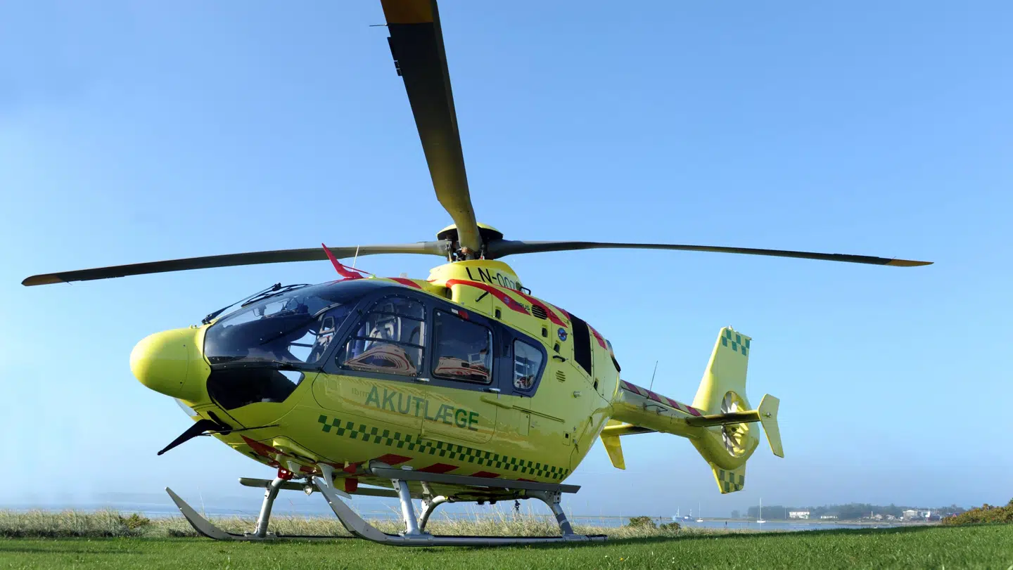 Arkivfoto af lægehelikopter.