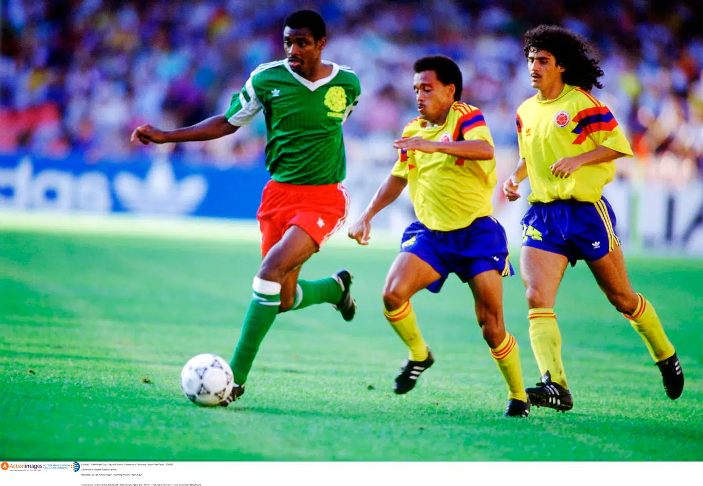 FStephen Tataw i kamp mod Colombia under VM 1990.