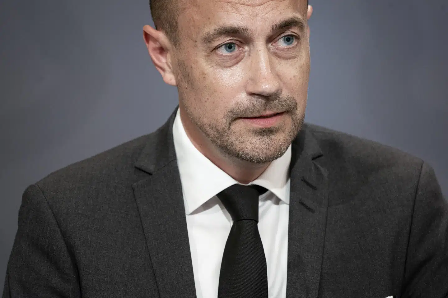 Sundheds- og ældreminister Magnus Heunicke (S) er klar til at undersøge forhold i plejesektoren i Danmark mere. Det kan betyde, at der skal flere ressourcer og penge ind i ældreplejen. Det sker, efter at TV2-dokumentar viser mangelfuld pleje på to jyske plejehjem. (Arkivfoto) Liselotte Sabroe/Ritzau Scanpix