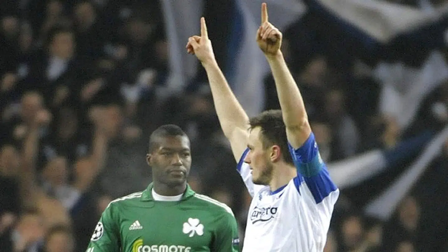 Djibril Cisse spillede i 2010 mod FC København, mens han var i græske Panathinaikos. Her på billedet sammen med William Kvist.