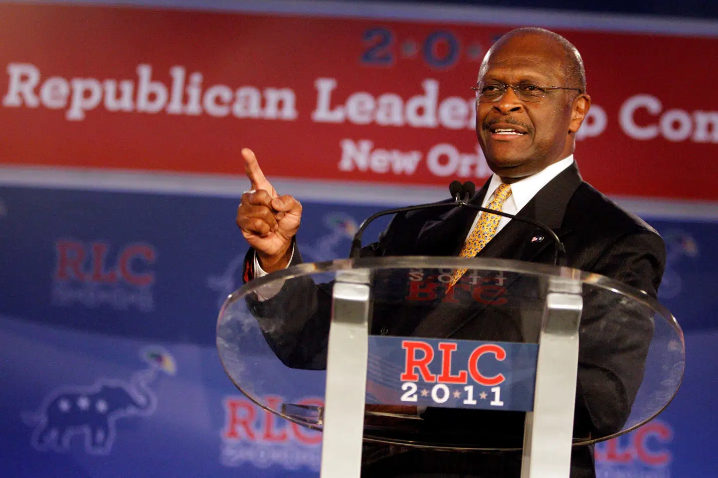 Herman Cain, der stillede op ved Det Republikanske Partis primærvalg forud for præsidentvalget i 2012, er død efter at have fået diagnosen covid-19. Her taler han ved en partikonference i Louisiana i juni 2011. Sean Gardner/Reuters