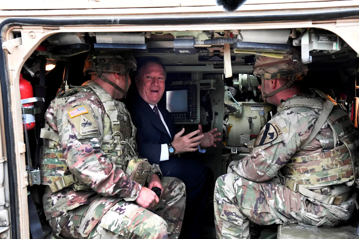 Hver tredje af de amerikanske soldater og andre militært ansatte, der befinder sig i Tyskland, skal flyttes ud af landet. Her ses udenrigsminister Mike Pompeo under et tidligere besøg hos amerikanske soldater i Grafenwöhr i det sydlige Tyskland. (Arkivfoto) Pool New/Reuters