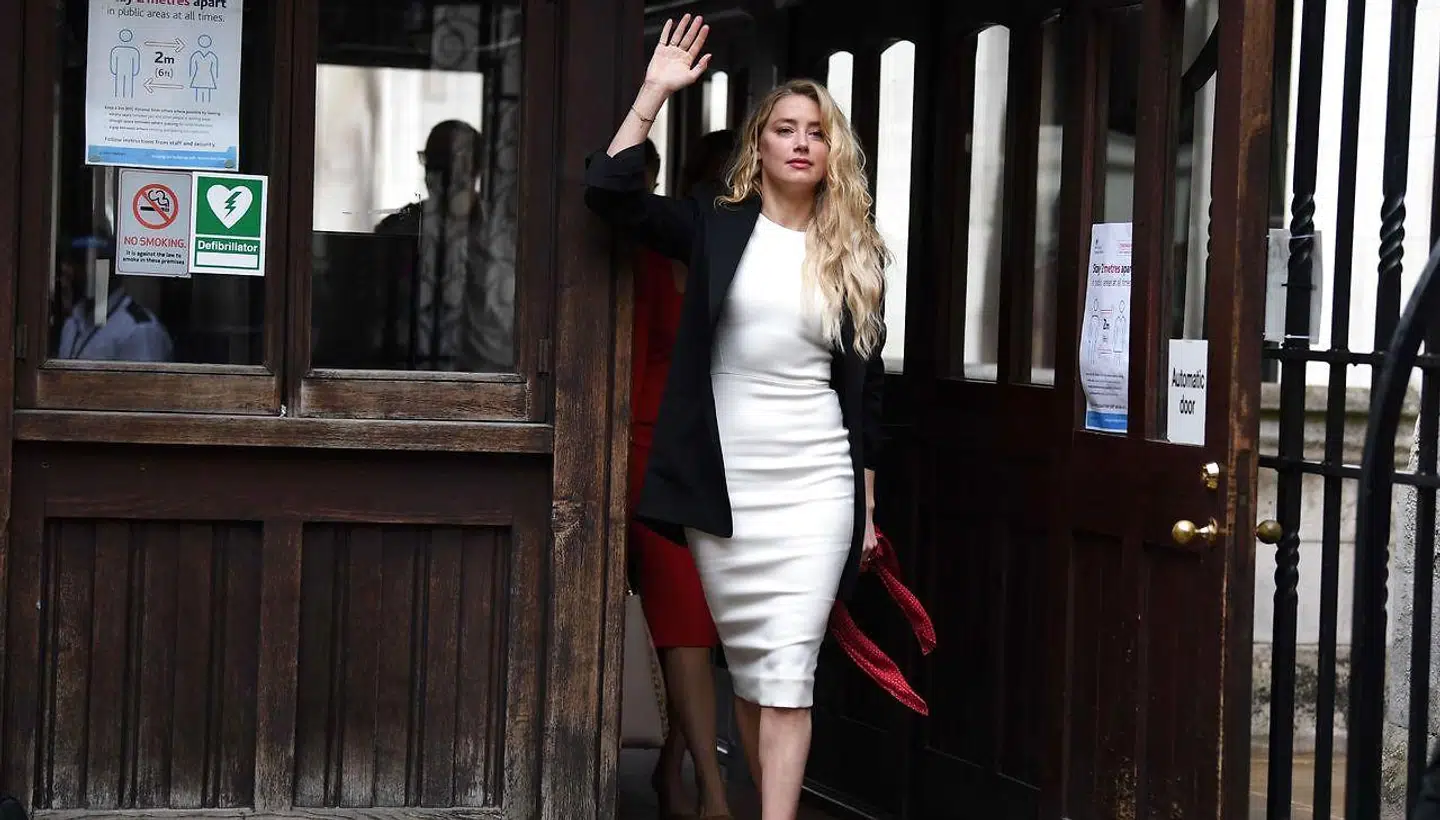 34-årige Amber Heard ved retten i London mandag.