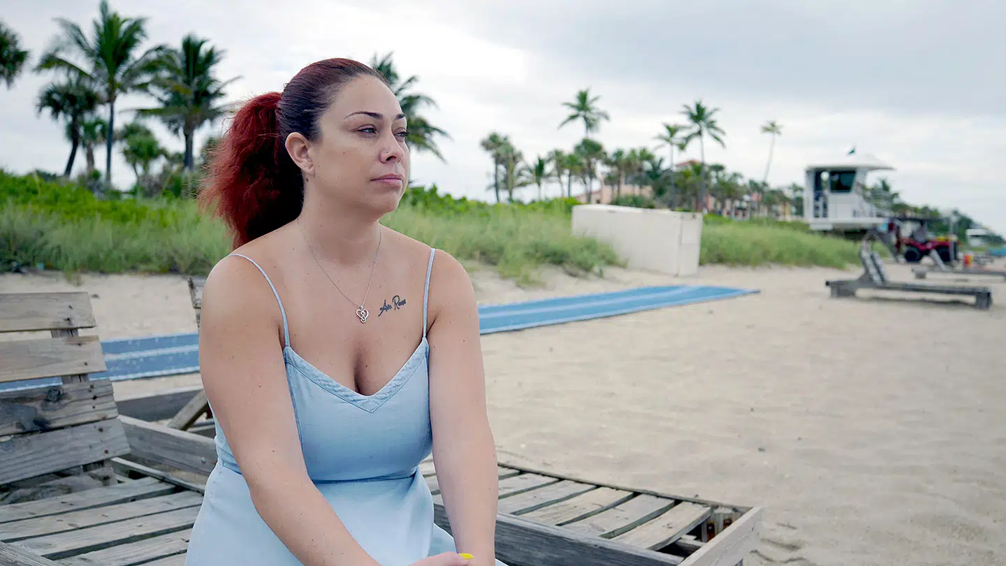 I 16 år har Haley Robson følt og påtaget sig skyld for at have skaffet unge piger til Jeffrey Epstein. Men også hun var et offer.