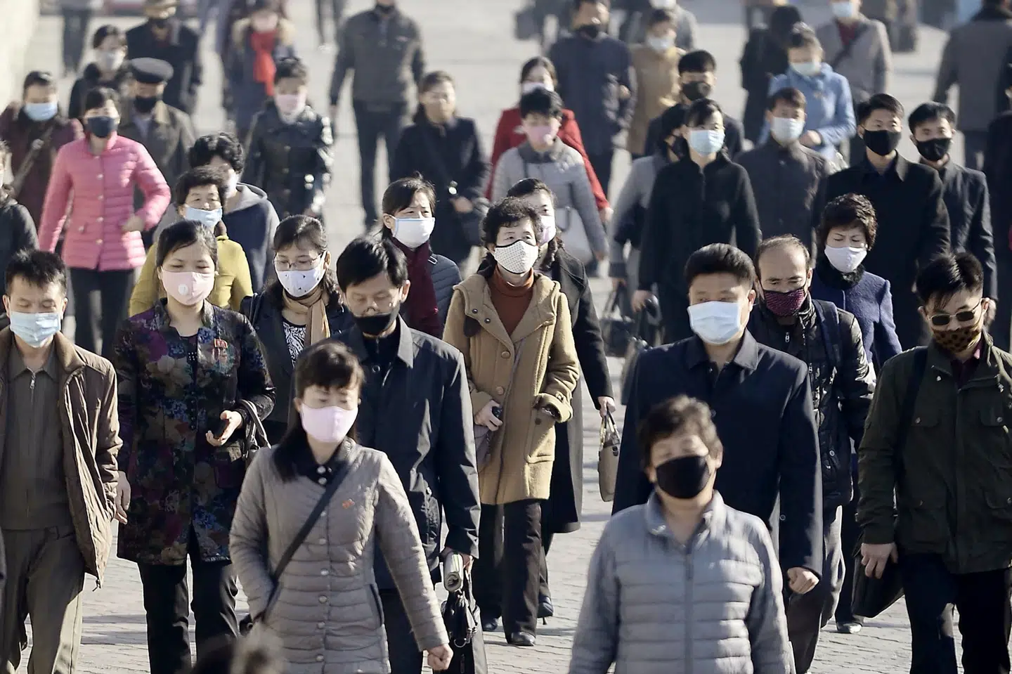 Stort set alle nordkoreanere bærer mundbind af frygt for at blive smittet med coronavirus - her i hovedstaden Pyongyang. (Arkivfoto) Kyodo/Reuters