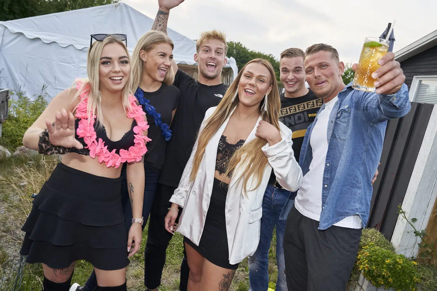 Mathilde og Robin ankom (selvfølgelig) sammen til Nicklaes’ ‘Ex on the Beach’-fest i weekenden, hvor blandt andre også ‘Ex’-folkene Justina, Louise og Victor var med.
