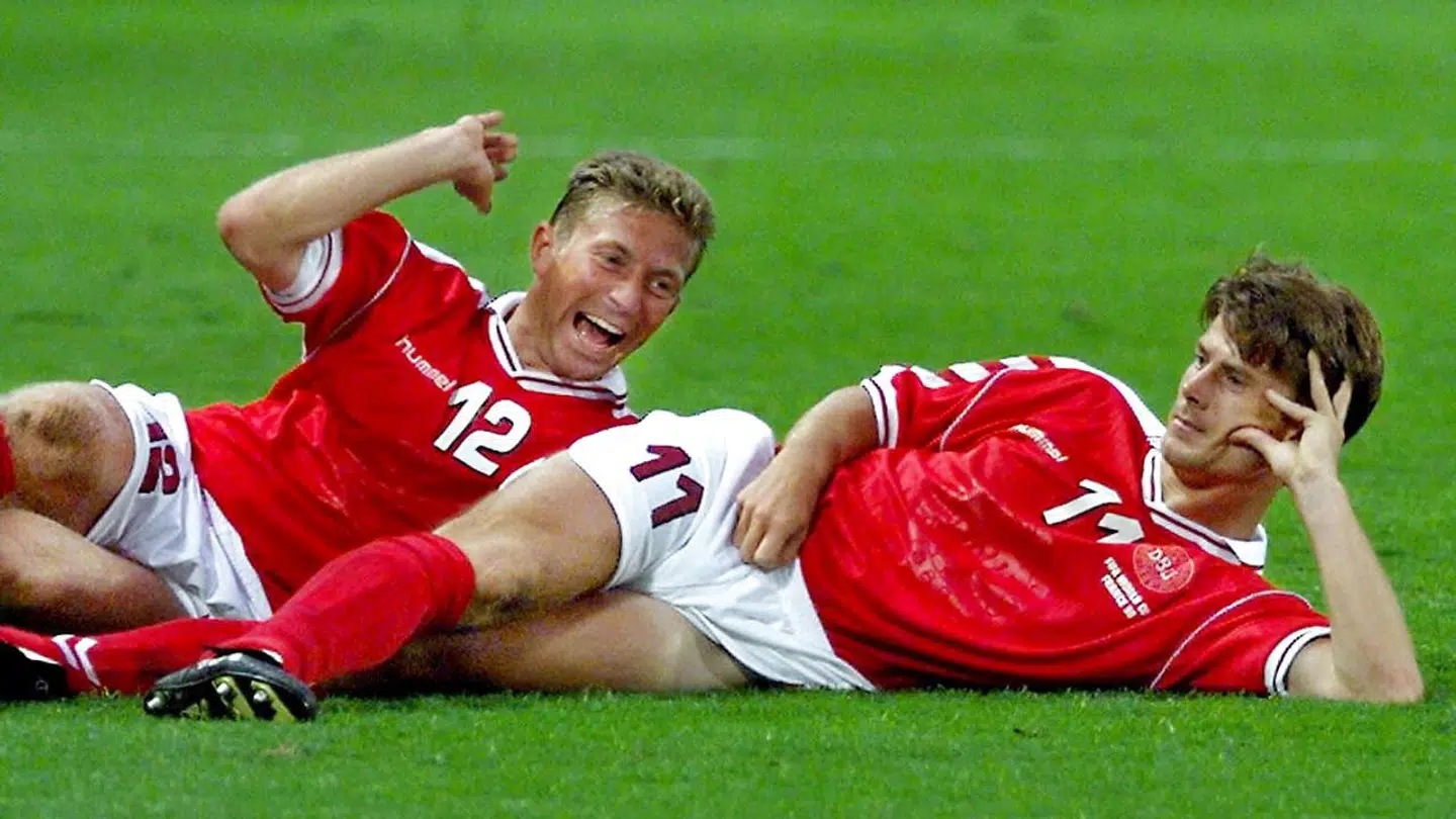 Brian Laudrup (til højre) på det ikoniske billede efter sin udlignende scoring til 2-2 mod Brasilien i VM-kvartfinalen i 1998. Her sammen med Søren Colding.