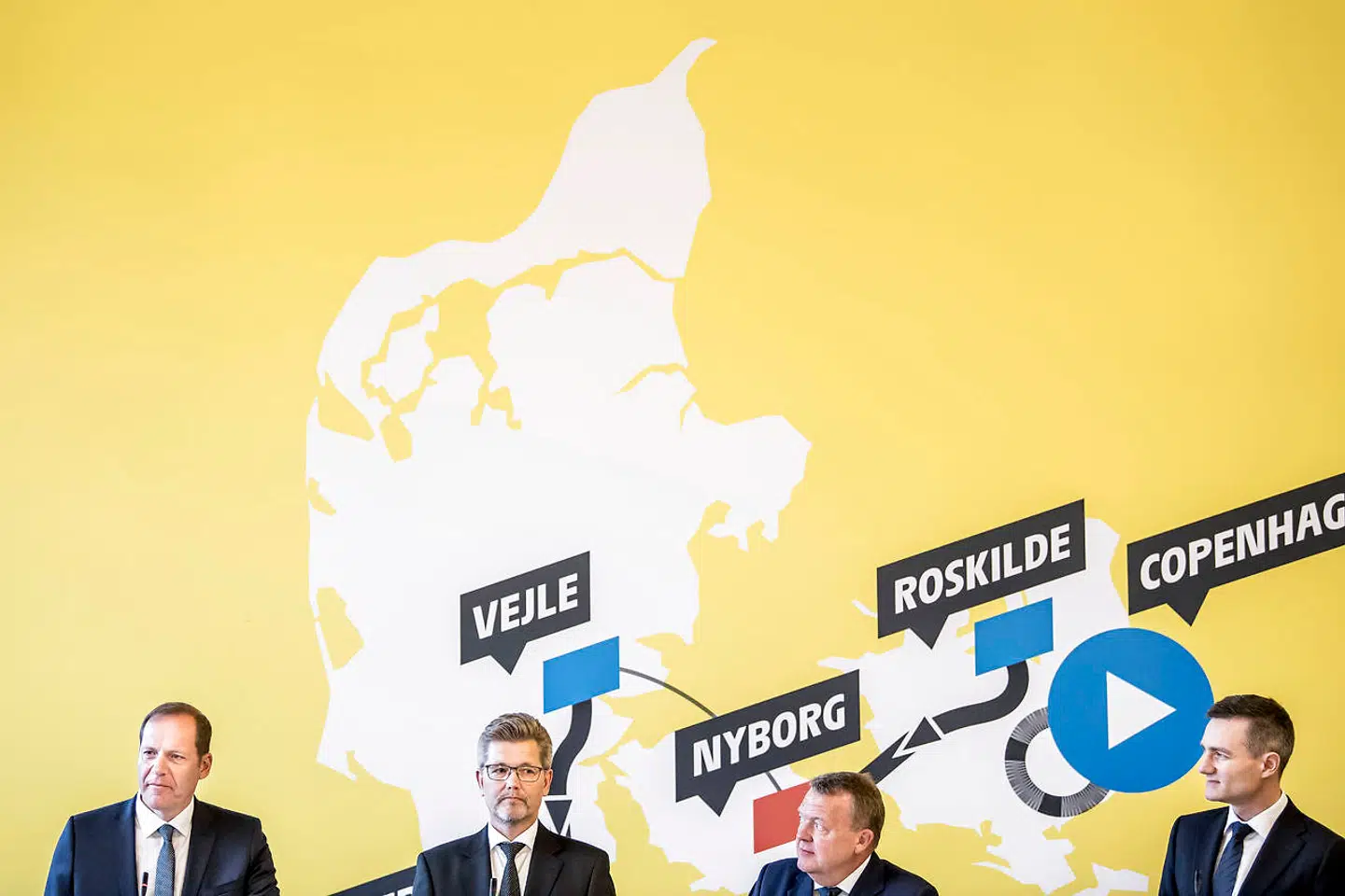 Tour de France-direktør Christian Prudhomme, Københavns overborgmester, Frank Jensen (S), daværende statsminister Lars Løkke Rasmussen (V) og daværende erhvervsminister Rasmus Jarlov (K) holder pressemøde om Tour de France på Københavns Rådhus, torsdag 21. februar 2019. Den franske region Bretagne bringes i spil som startby for Tour de France i 2021 i stedet for København.