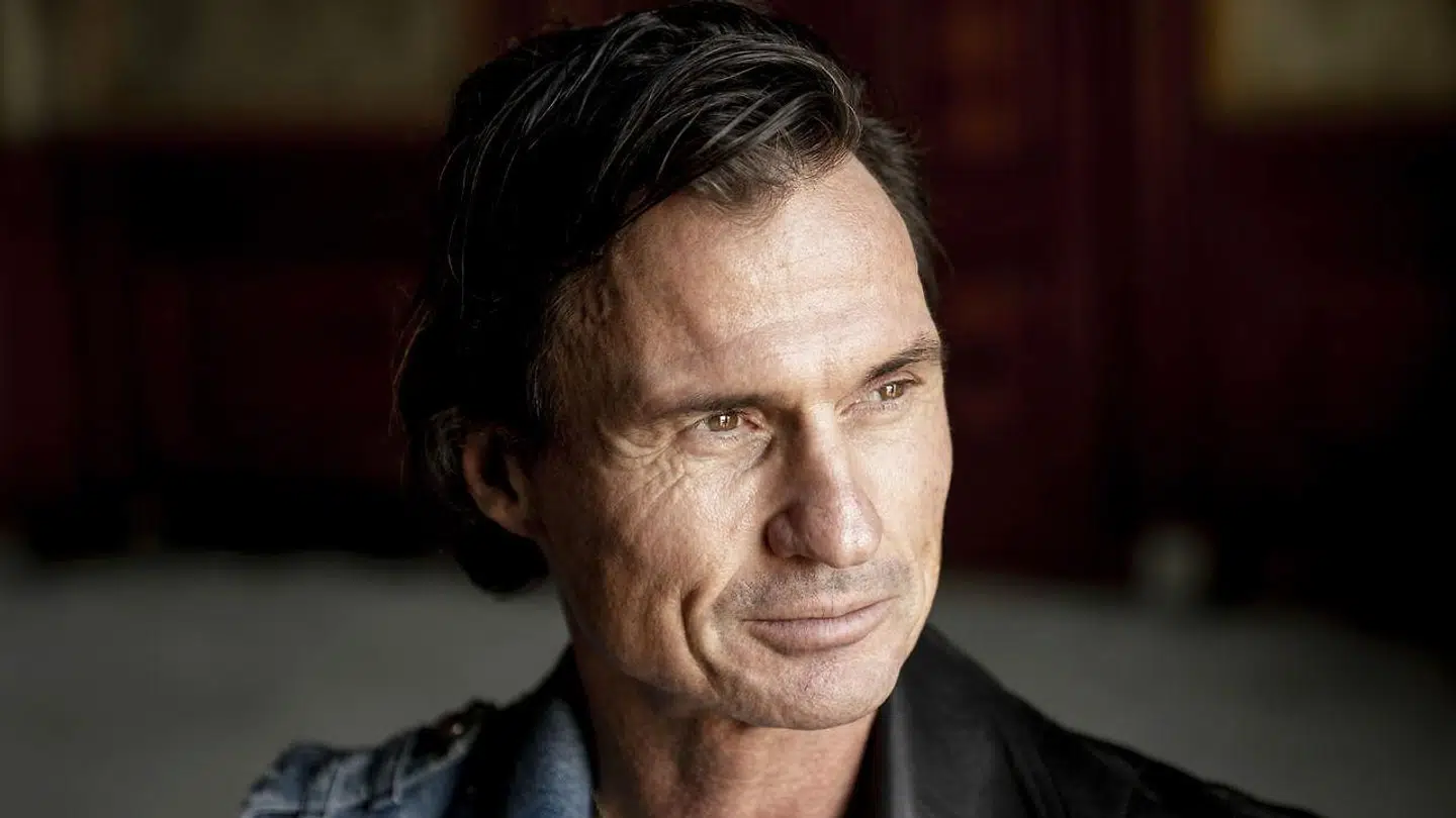 Petter Stordalen har solgt en ejendom i Stockholm for cirka én milliard kroner.