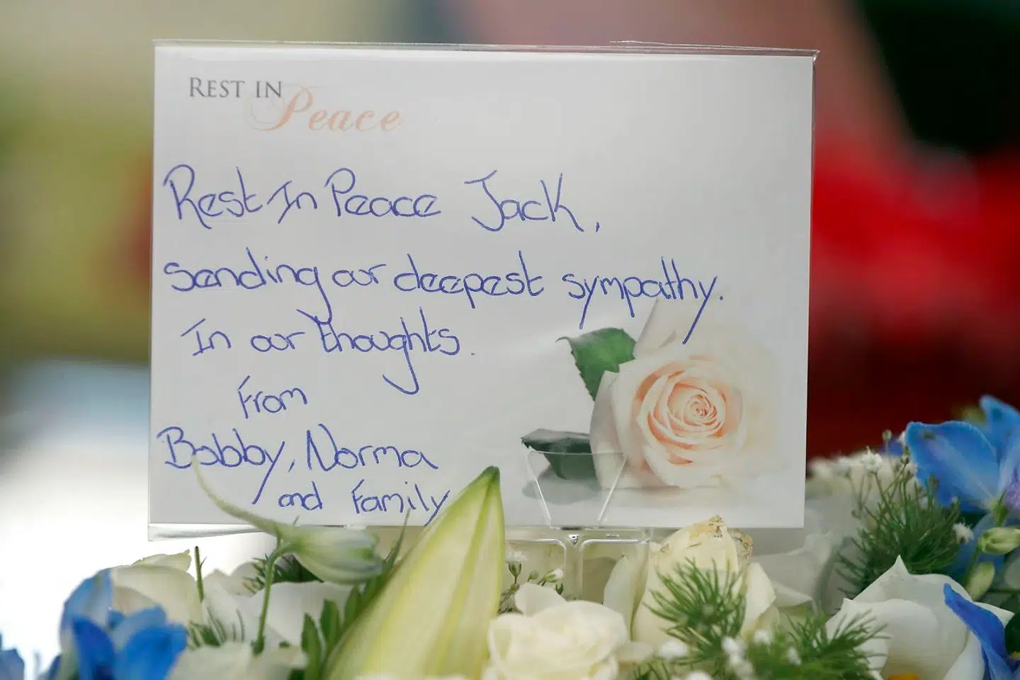 Sir Bobby Robson og resten af familiens rørende hilsen til afdøde Jack.