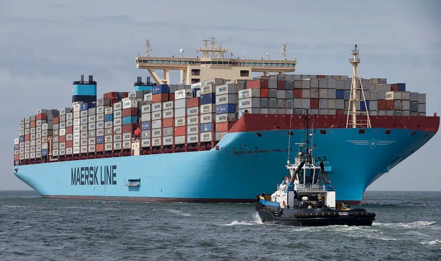 47-årige Thomas Hvilborg er kaptajn på den 400 meter lange kæmpe 'Mette Maersk' i Triple E-klassen. Den er magen til 'Mærsk Mc-Kinney Møller' (foto,) der var det første i serien af verdens største containerskibe.