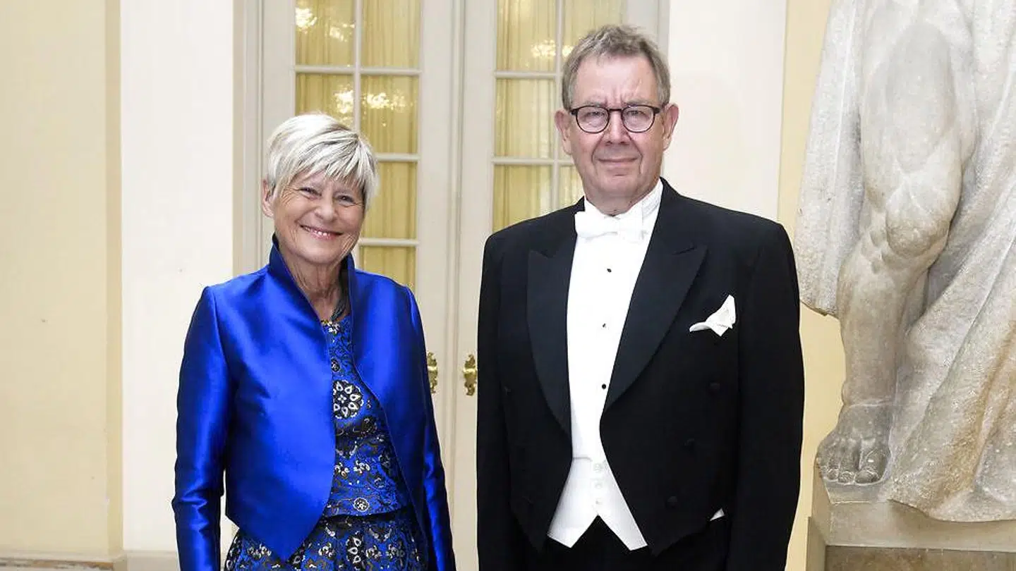 Lone Dybkjær og Poul Nyrup Rasmussen fotograferet til kronprins Frederiks 50-års fødselsdag.
