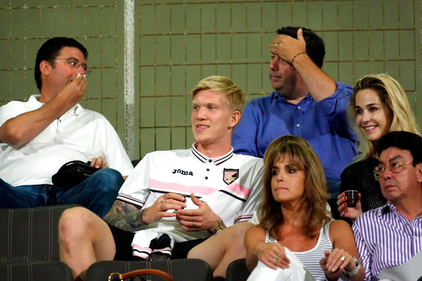 Simon Makienok på tribunen under en kamp mellem Palermo og Sampdoria i 2014.