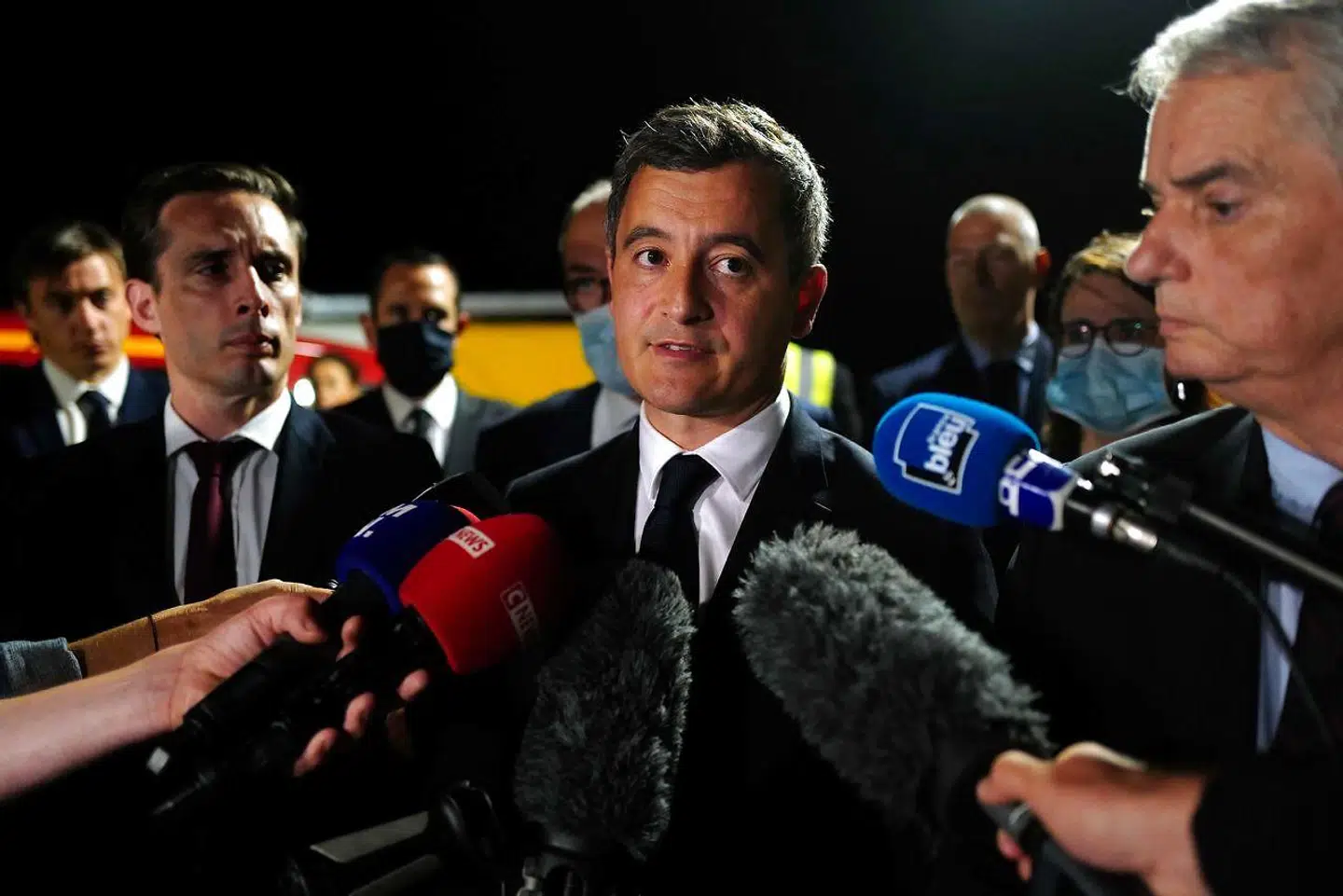 Indenrigsminister Gerald Darmanin holdt pressekonference, efter fem børn mistede livet under det, han kalder 'grusome omstændigheder'.