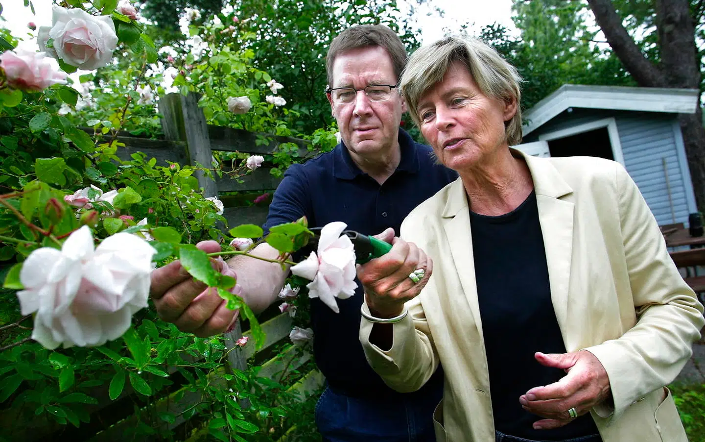 Poul Nyrup Rasmussen og sin kone Lone Dybkjær fotograferet i 1994 i sommerhus i Liseleje.