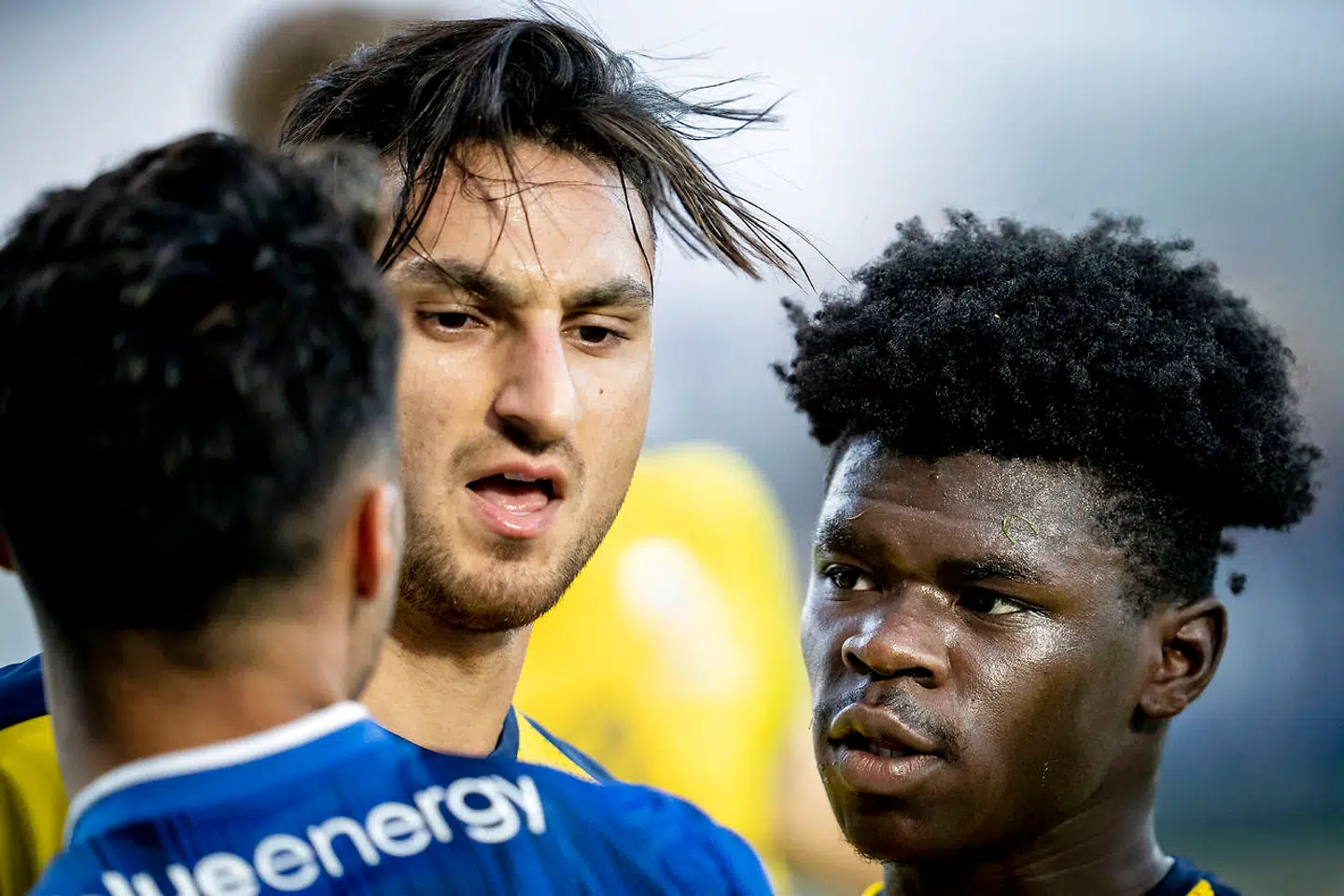 Lyngby BKs Rezan Corlu, Hobro IKs Edgar Babayan og Hobro IKs Emmanuel Sabbi under Superliga-kampen mellem Lyngby BK og Hobro IK på Lyngby Stadion i Kongens Lyngby, mandag den 20. juli 2020. Kampen ender 2-2. (Foto: Mads Claus Rasmussen/Scanpix 2020)