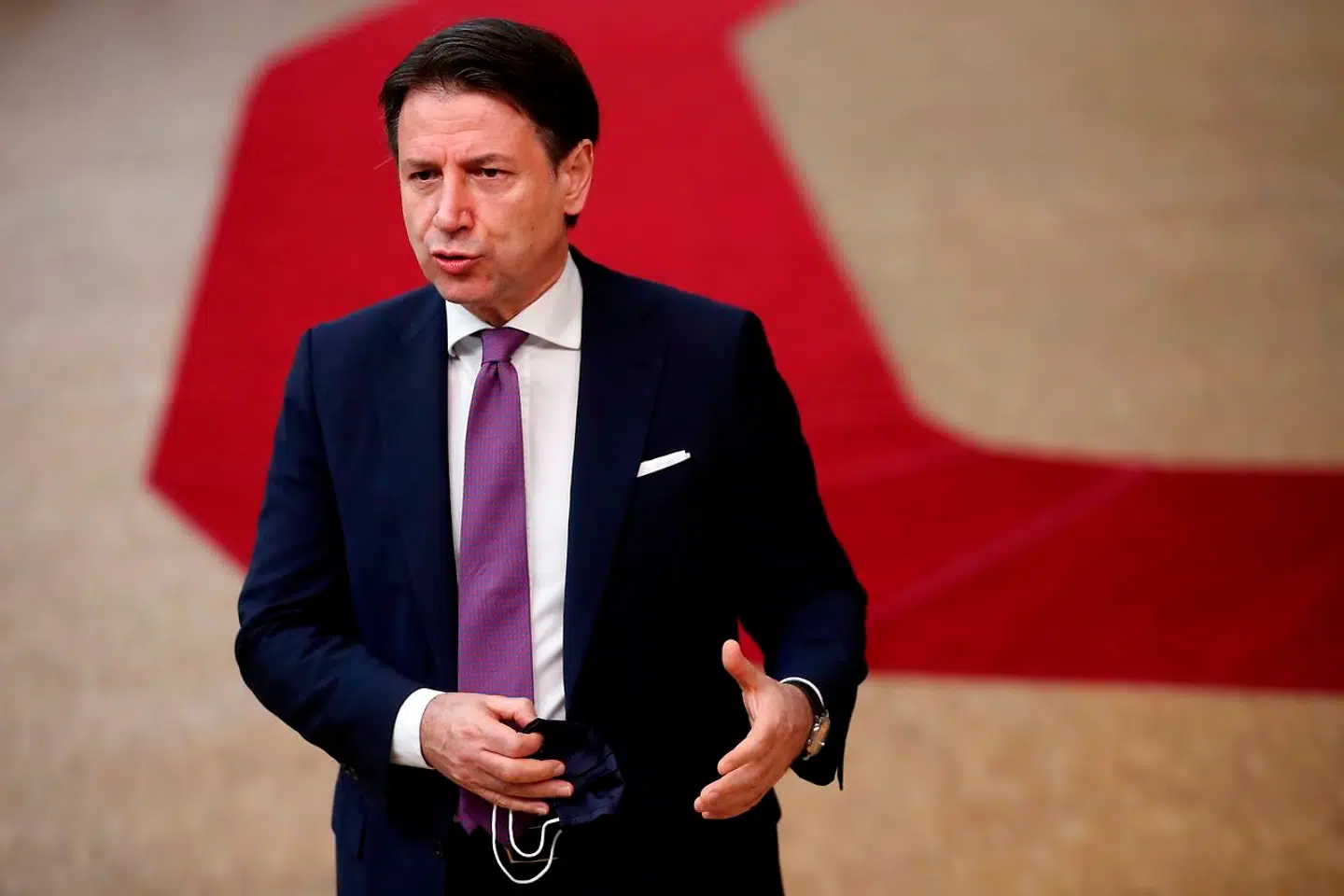 Giuseppe Conte mener, at de sparsommelige lande, inklusive Danmark, 'afpresser' EU.