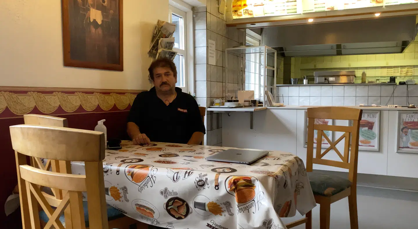 Yusuf Yücelbas i sin pizzarestaurant.