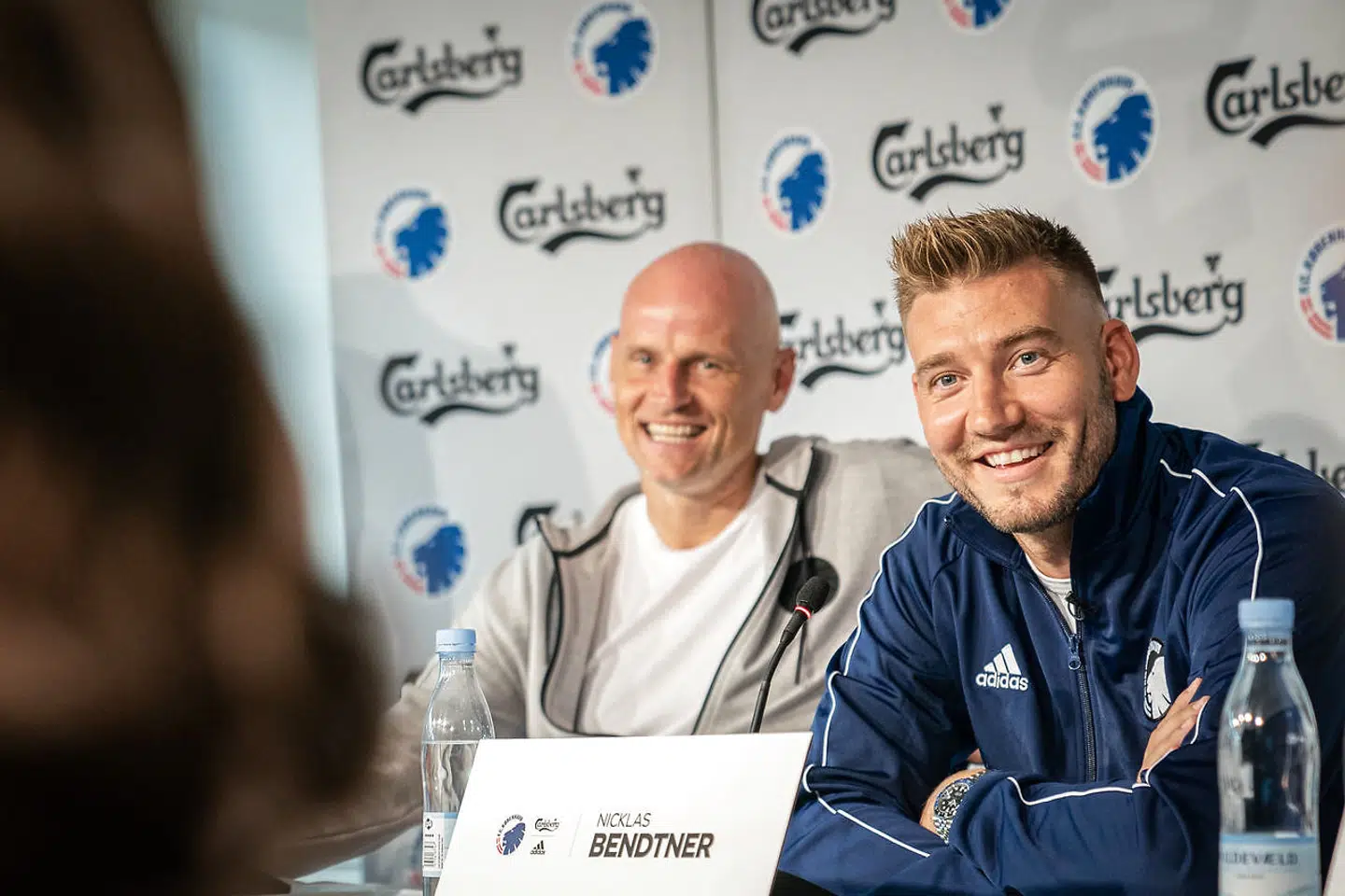 Ståle Solbakken (tv.) og Nicklas Bendtner ved et pressemøde, da angriberen blev hentet til FC København for knap et år siden.