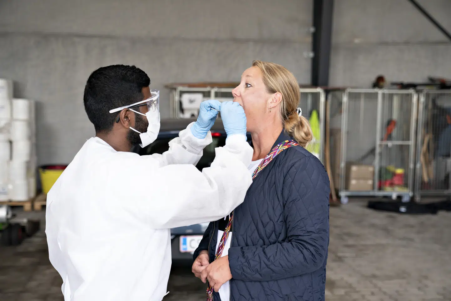 Mens der i Danmark er blevet bekræftet over 13.000 tilfælde med coronavirus, er der på verdensplan blevet registreret over 14 millioner tilfælde. (Arkivfoto fra testcenter i Løkken) Henning Bagger/Ritzau Scanpix