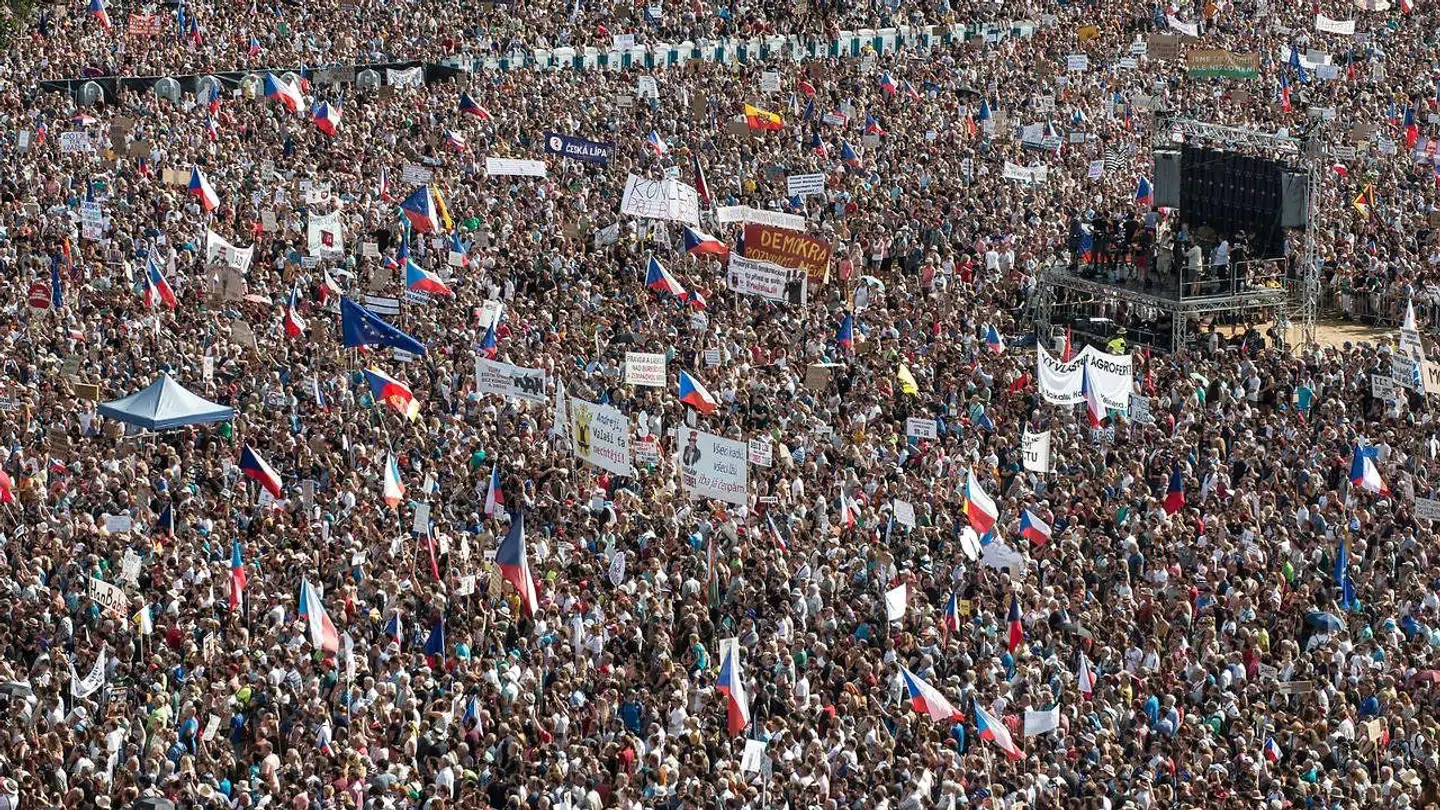 23 lande vil få halveret deres befolkning inden udgangen af dette århundrede. Sådan lyder forudsigelsen i en ny rapport.