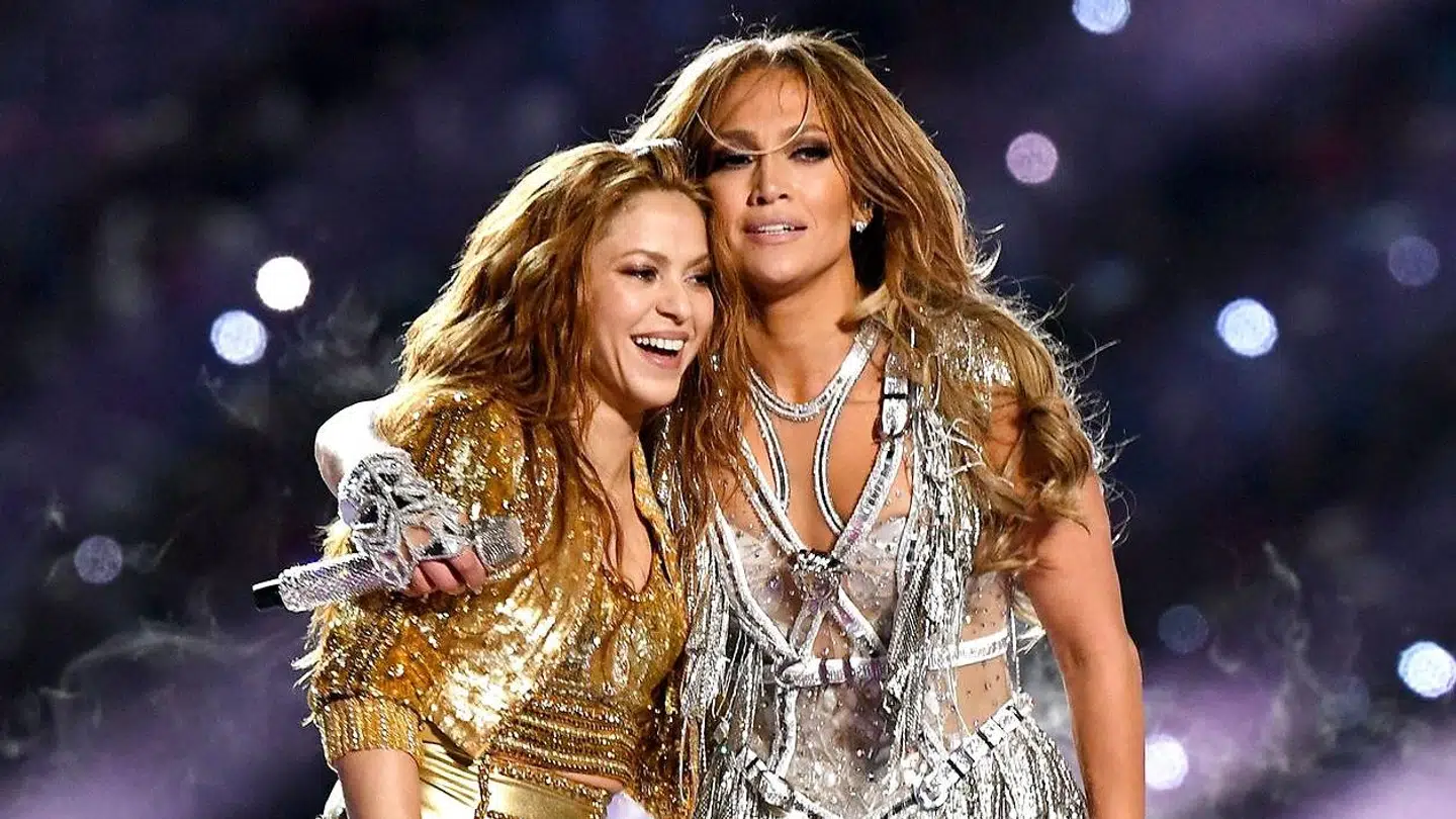 Shakira og J.LO stod for underholdningen ved årets Super Bowl.