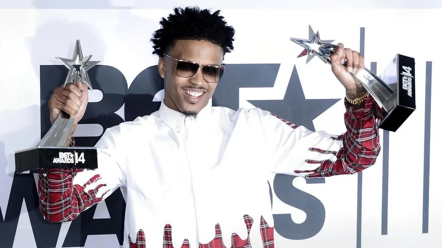 August Alsina vandt i 2014 prisen som bedste nye kunstner og Coca Cola Viewers Choice Award til BET Awards.
