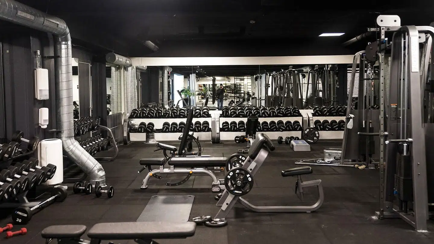 Fitnesscentre landet over er åbne igen efter at have været lukket ned på grund af corona.
