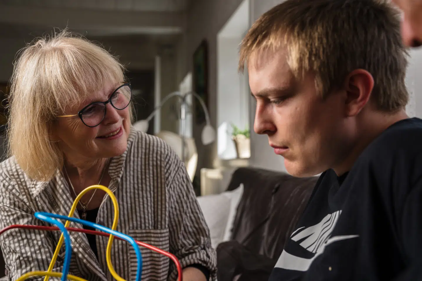 Theis sammen med sin mor Marianne Bollhorn.
