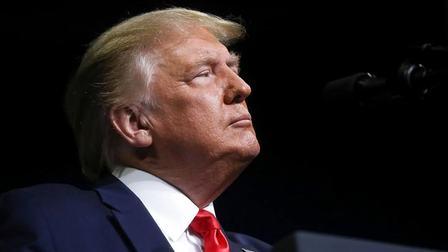 En række toprepublikanere bruger millioner af dollar på at få Donald Trump ud af Det Hvide Hus.