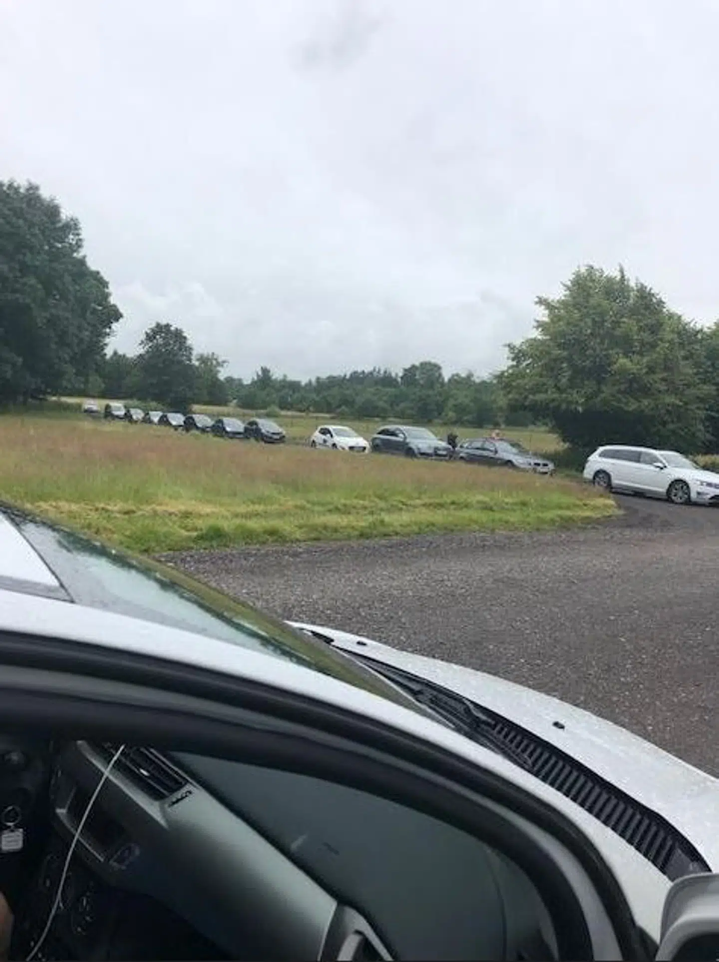 Kø så langt øjet rækker.